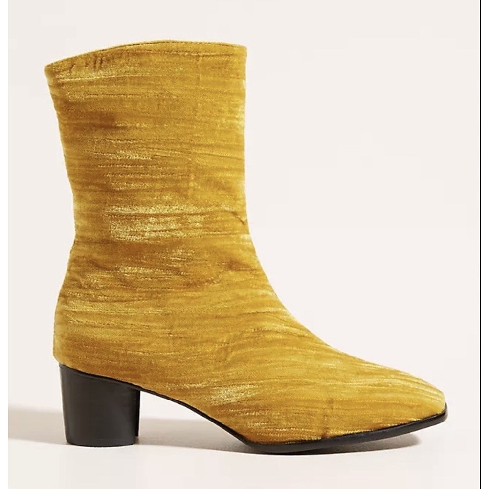 anthropologie boots intentionally blank Sz 8 Velvet Mustard Yellow Heeled Bootie